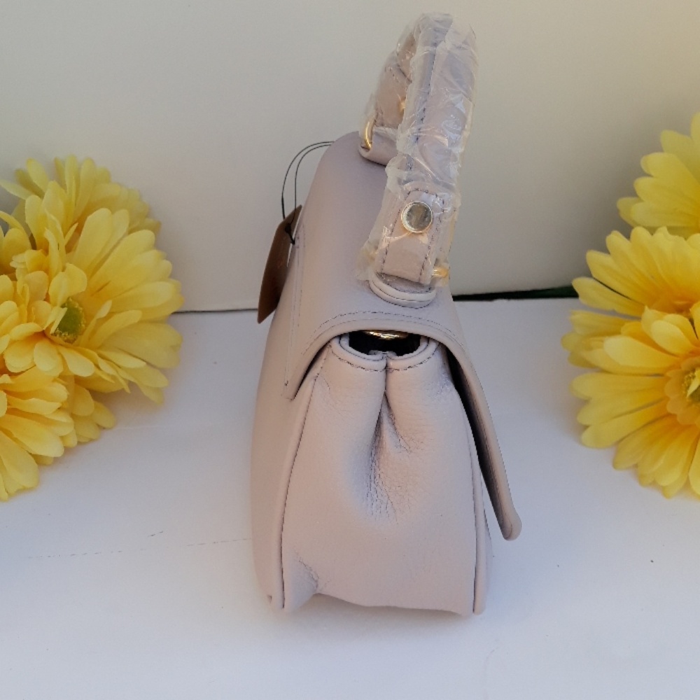 Fashion Handbag - Picture 2 of 3
